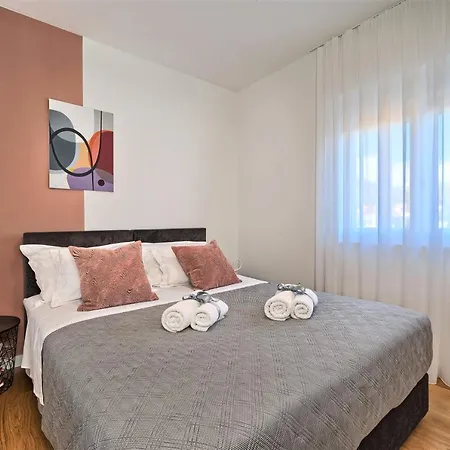 Apartment Aniva - 50 M From The Sea