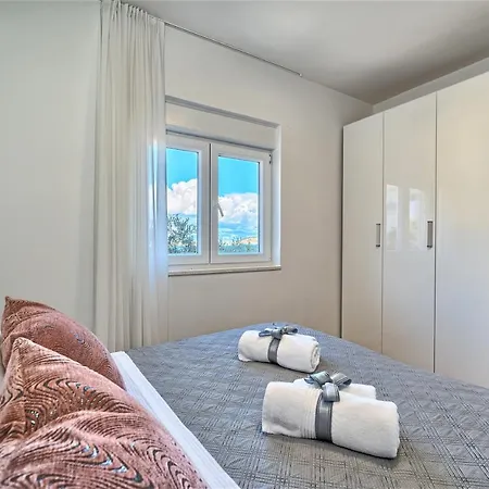 Aniva - 50 M From The Sea *